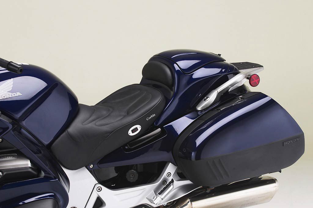 Pensioneret Mystisk sende Corbin Motorcycle Seats & Accessories | Honda ST1300 | 800-538-7035